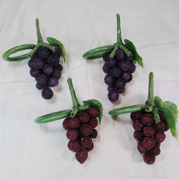 Pier 1 | Dining | Grape Bunch Cluster Napkin Rings Set Of 4 Purple Burg ...